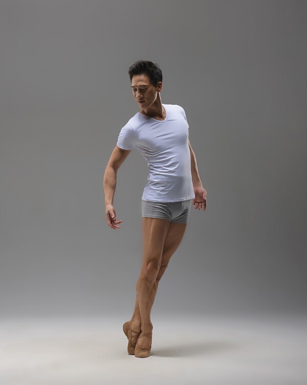 Ballet Rosa Germain T-shirt.